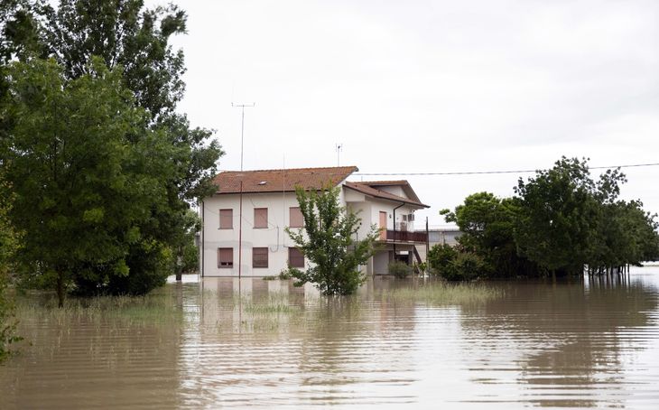 Inundaciones en Italia dejan 9 muertos, 20.000 evacuados y destrozos