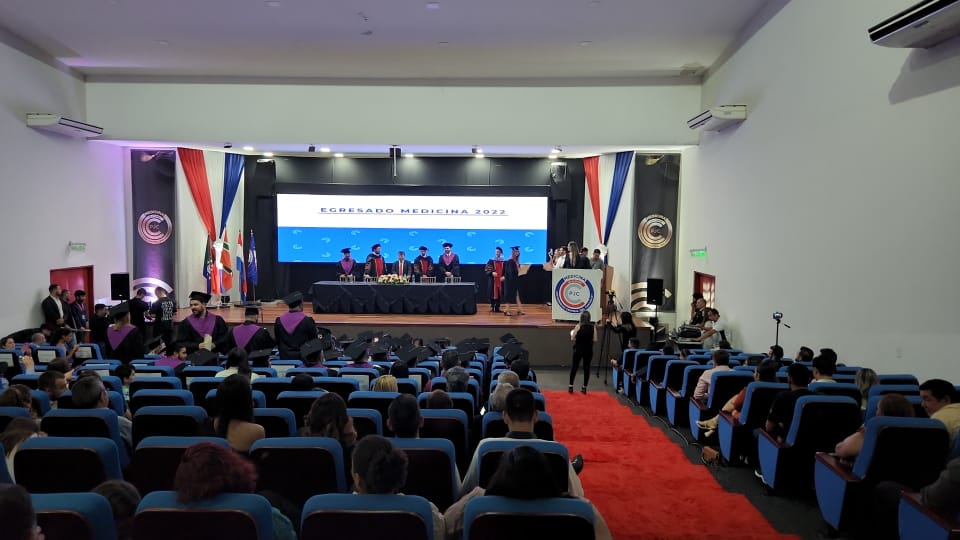 La Universidad Central del Paraguay lanza al Mercado flamantes médicos